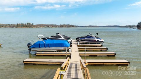 Photo of 2301 Northview Harbour Drive, Sherrills Ford, NC 28673 (MLS # 4256684)