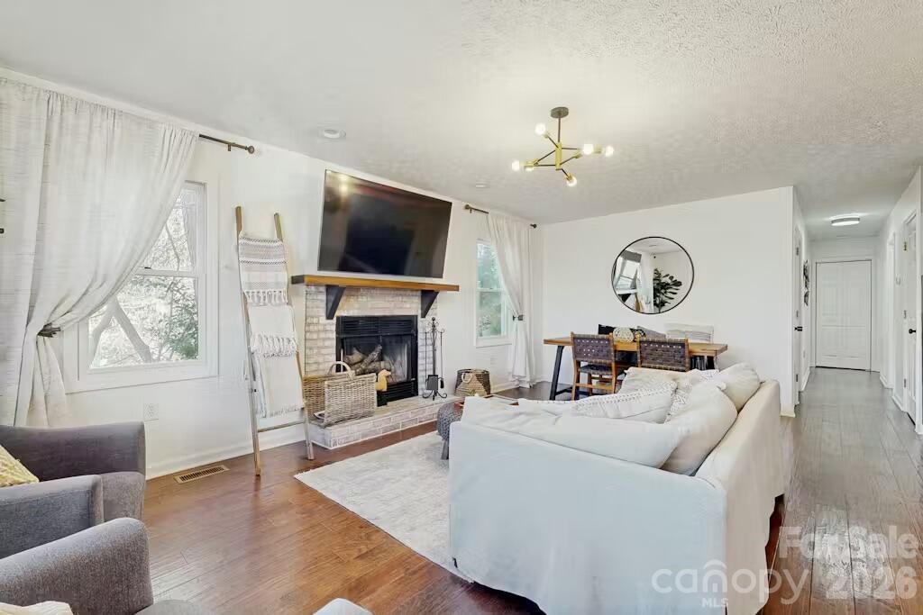 121 Oak Terrace