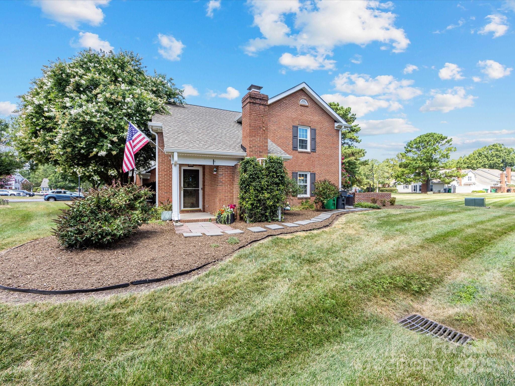 9237 N Vicksburg Park Court