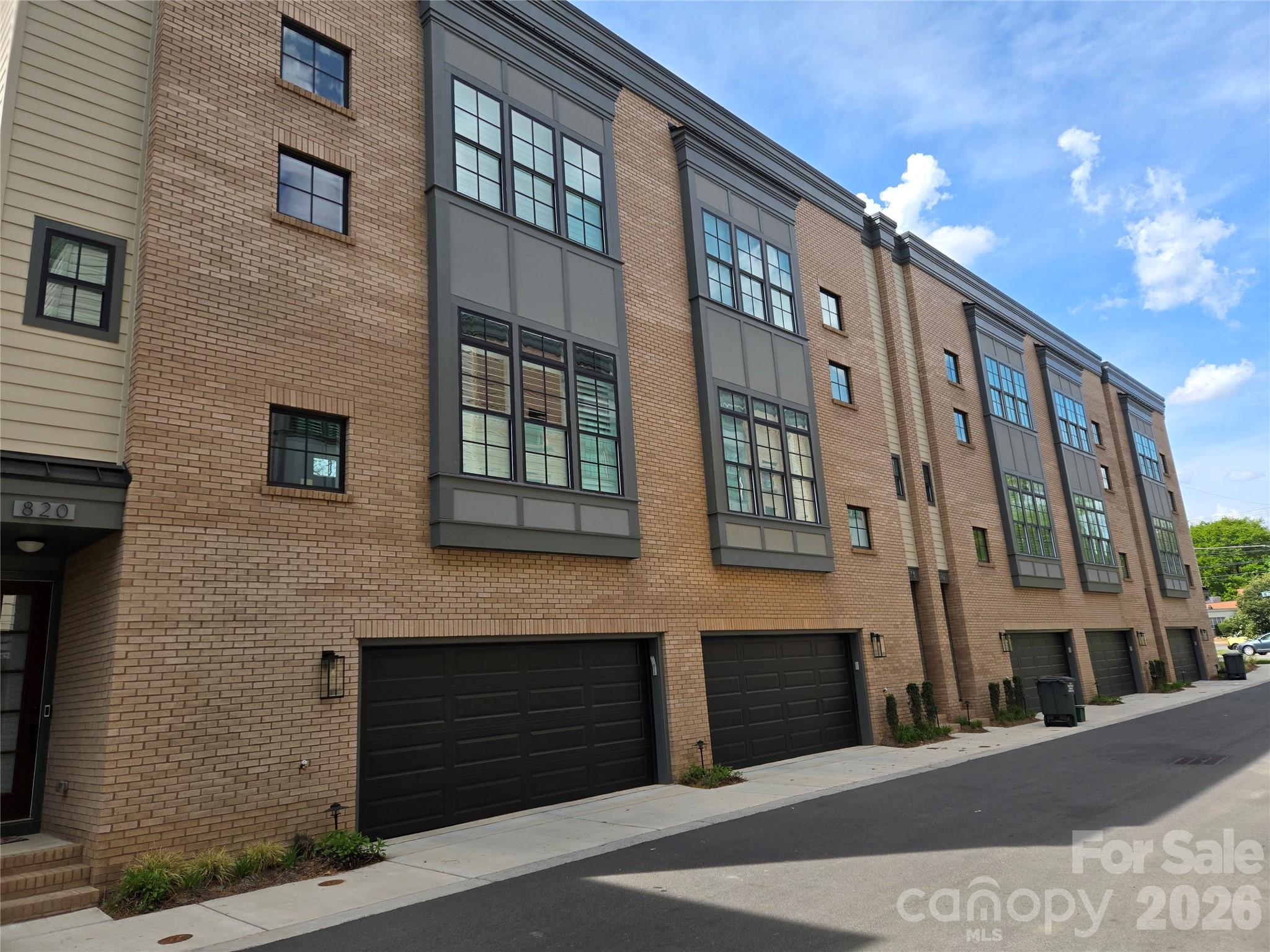 816 Madison Glen Lane