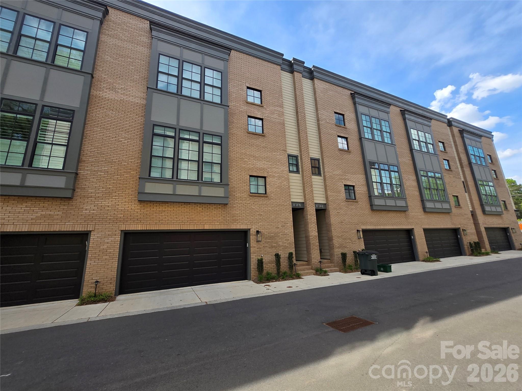 816 Madison Glen Lane