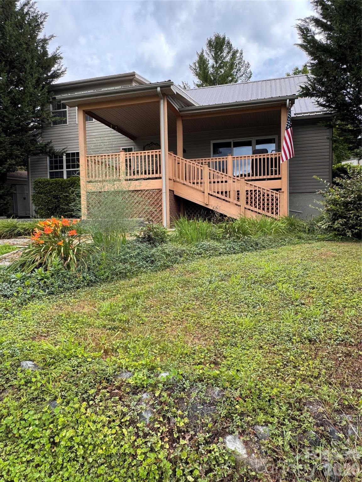 25 Elderberry Loop