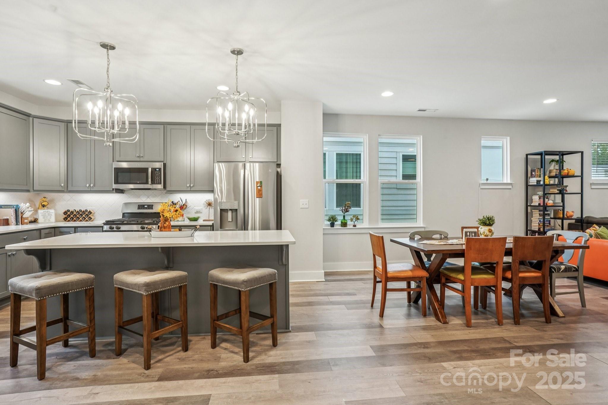 2242 Electric Lane