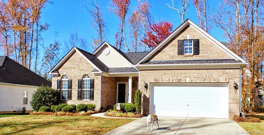 Seller is offering $5,000 in closing costs/upgrades to Buyer! Gorgeous and spacious ranch in desirable Fort Mill features neutral paint and carpet. Open kitchen has breakfast bar, maple cabinets, and stainless appliances. Vaulted sun room is off the kitchen with access to deck. Family room has gas fireplace and surround sound! Spacious Master Bedroom with trey ceiling. Master bath has separate shower and jetted tub with double sinks. Invisible pet fenced installed in yard. New Roof in 2014!