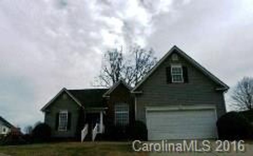 Charming ranch home with great floor plan! Light, bright & airy, this home has fantastic flow. Freshly painted interior, brand new carpet & appliances make it move-in ready. Upstairs bonus room has a window & closet.