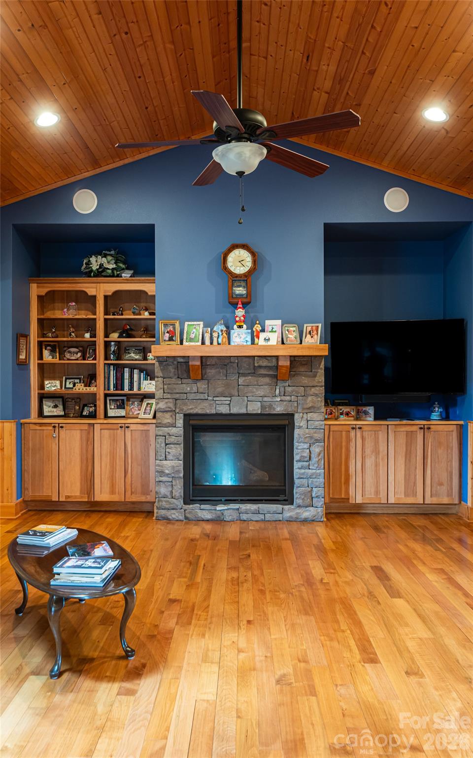 Pinnacle Falls - Residential