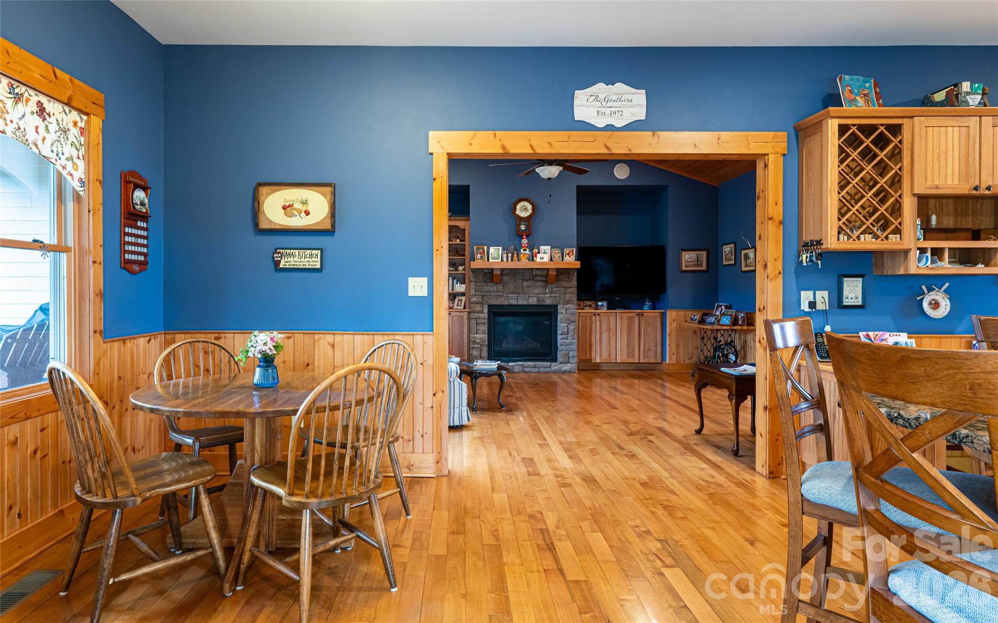 Pinnacle Falls - Residential