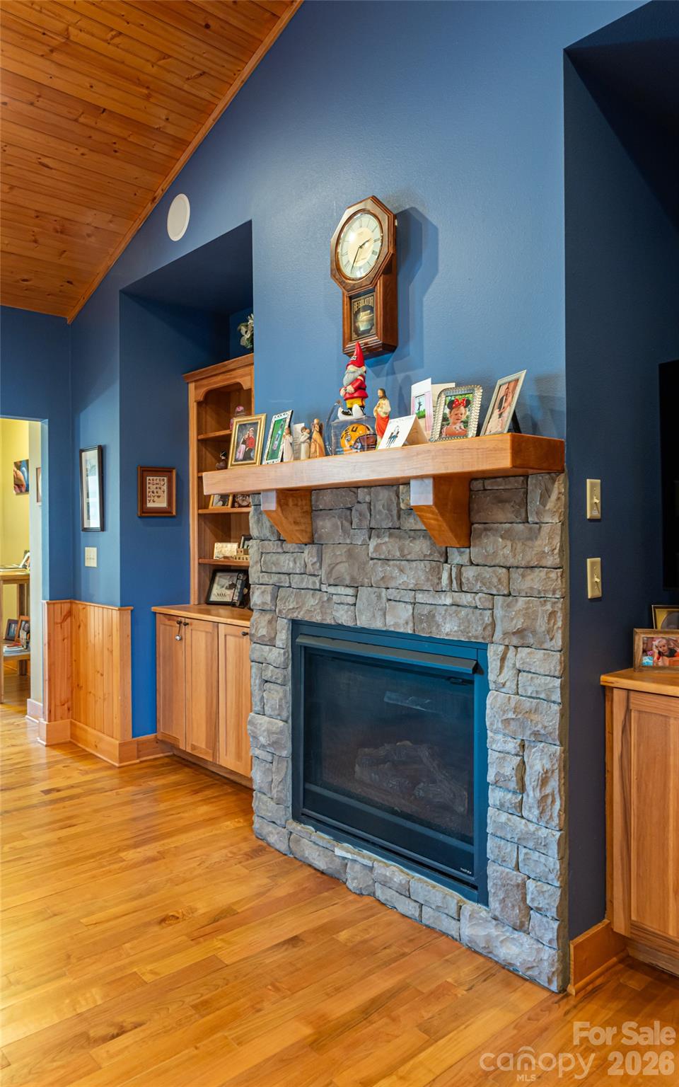 Pinnacle Falls - Residential