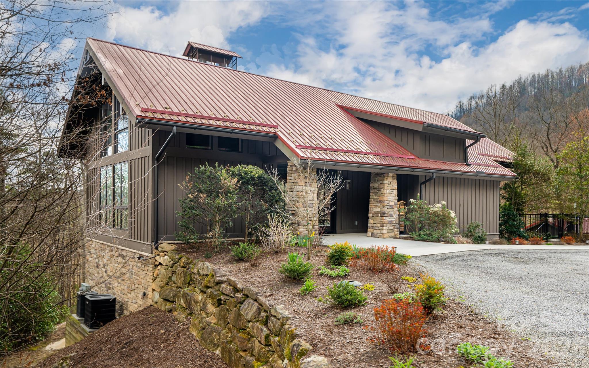 Pinnacle Falls - Residential