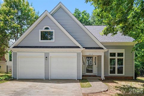 Photo of 2213 Century Oaks Lane, Charlotte, NC 28262 (MLS # 4395441)