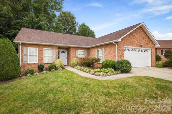 1211 WEXFORD VILLAGE CIR NE, LENOIR, NC 28645 - Image b44094f8f85df7b30e535b23d55ed4d9/1257936719