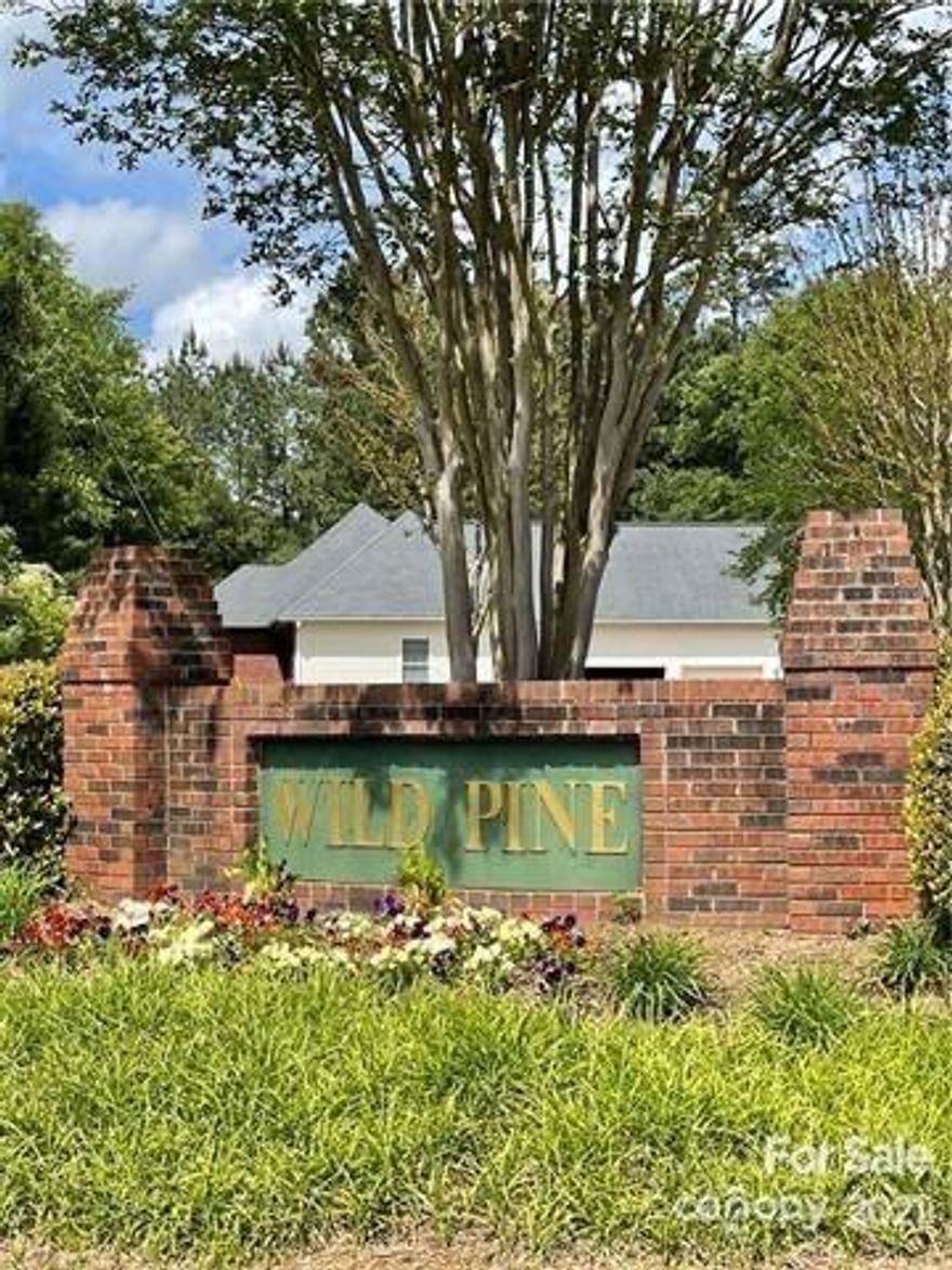 Country living close to Charlotte. SC taxes and Clover Schools. If you are looking for a little peace and quiet, yet close to shopping and schools, look no further.