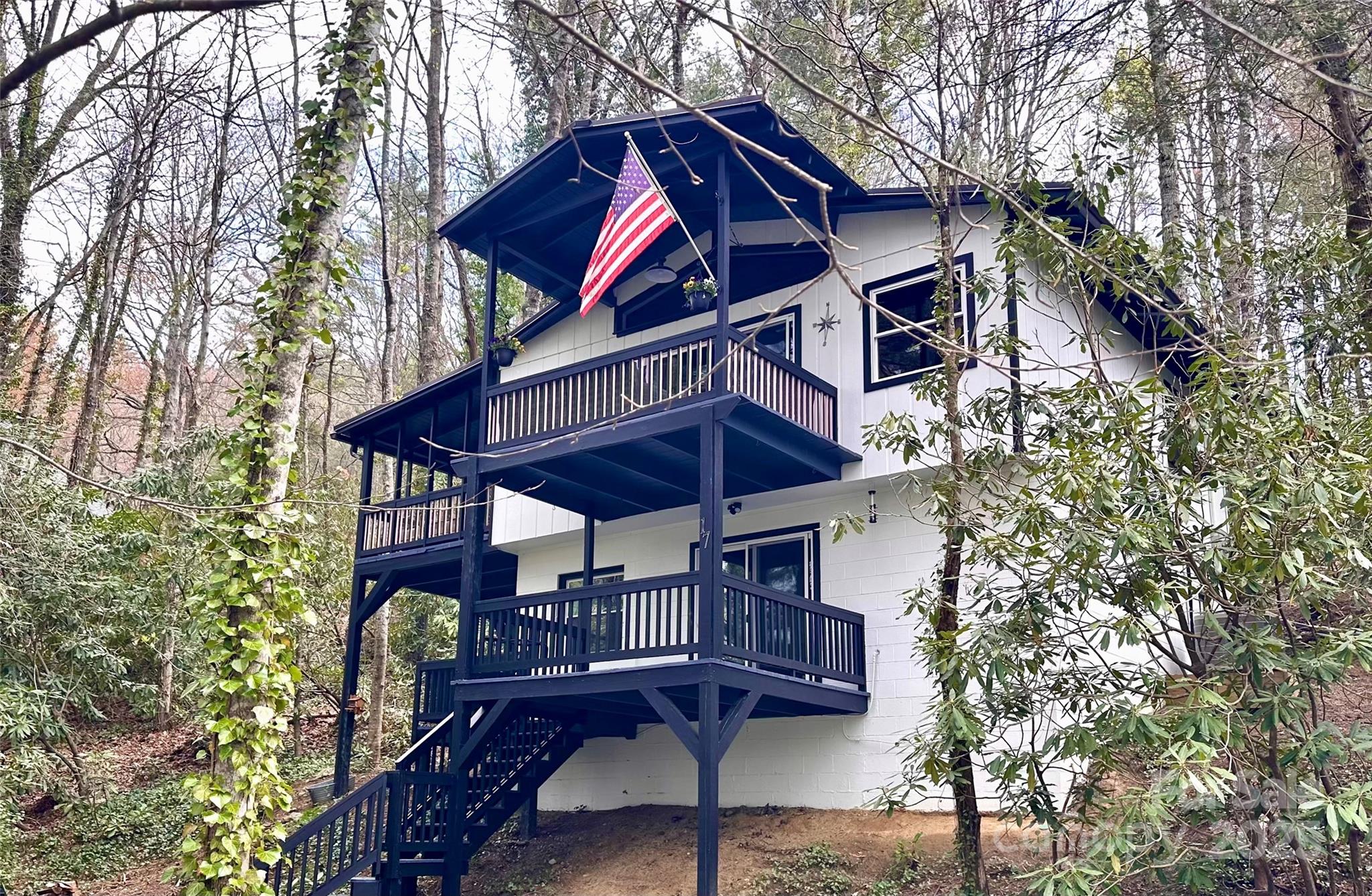 17 W Village Way