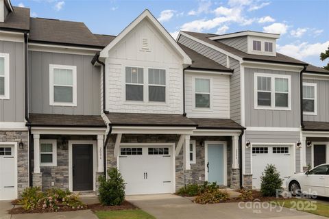 2004 Crooked Oak Lane York SC 29745