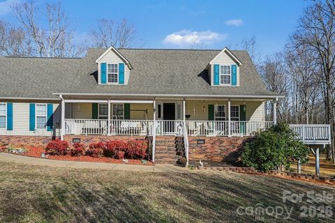 Photo of 162 Terry Lane Drive, Dallas, NC 28034 (MLS # 4338618)