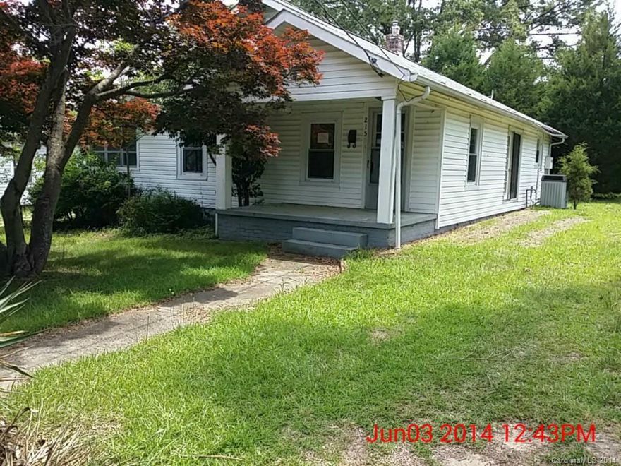 Wonderful opportunity near the Research Center! Large rooms! Open floor plan! Nice layout! Large lot! Come put the finishing touches on this one!