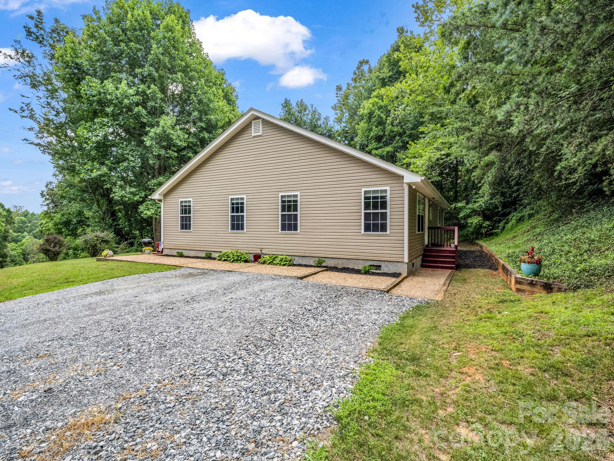 18 Buckle Ridge