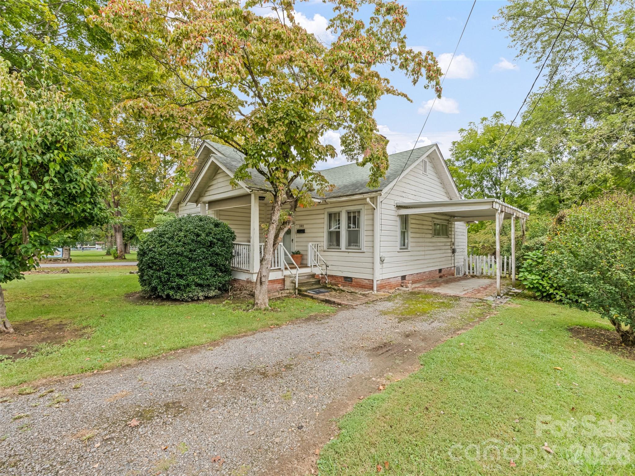 102 W Marshall Street
