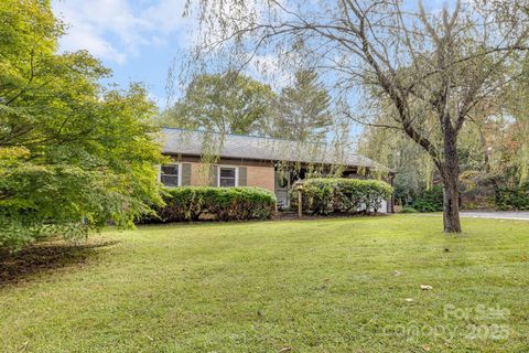 422 Comet Drive Hendersonville NC 28791