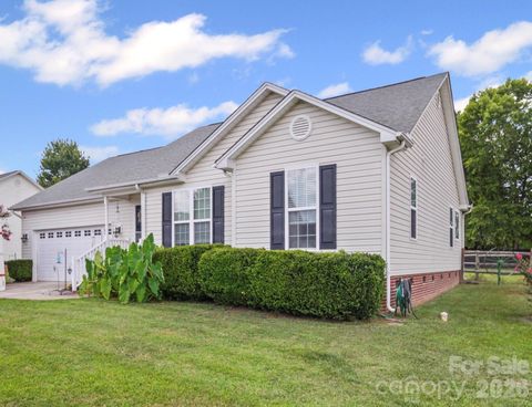 2017 Longhorn Drive Dallas NC 28034