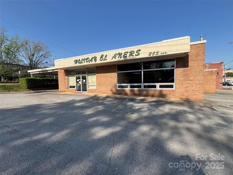 166 N Logan Street Marion NC 28752