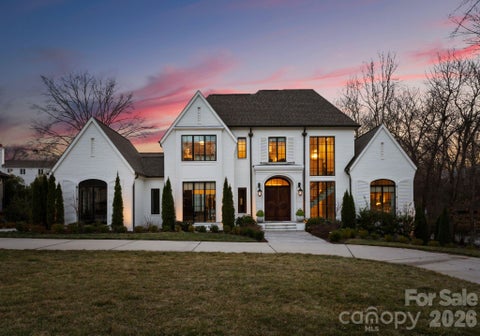 Photo of 4420 Forest Hills Drive, Charlotte, NC 28226 (MLS # 4399080)