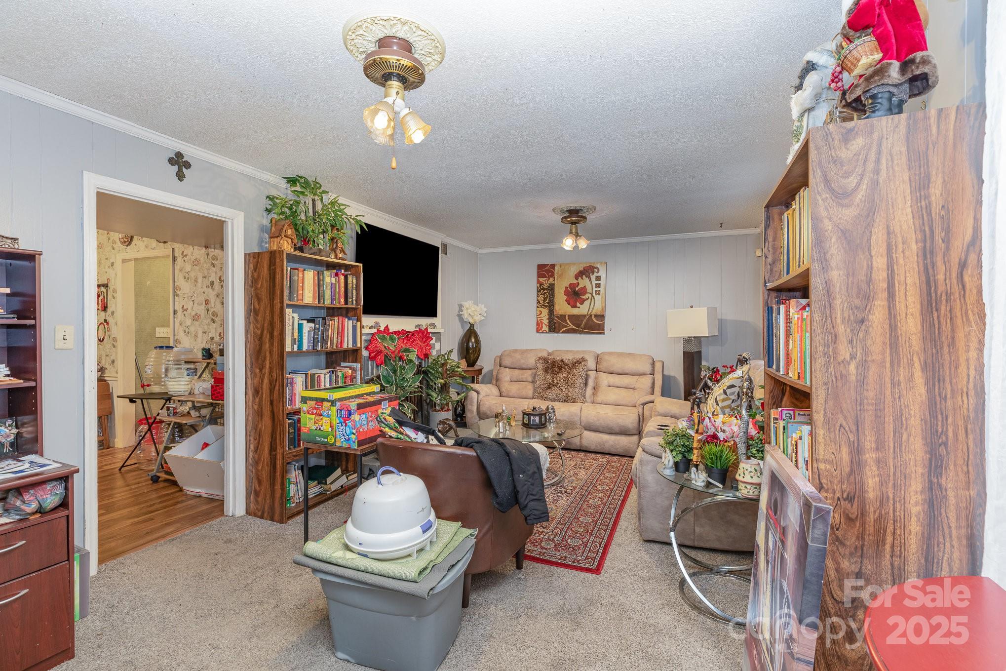 5016 Chestnut Lake Drive