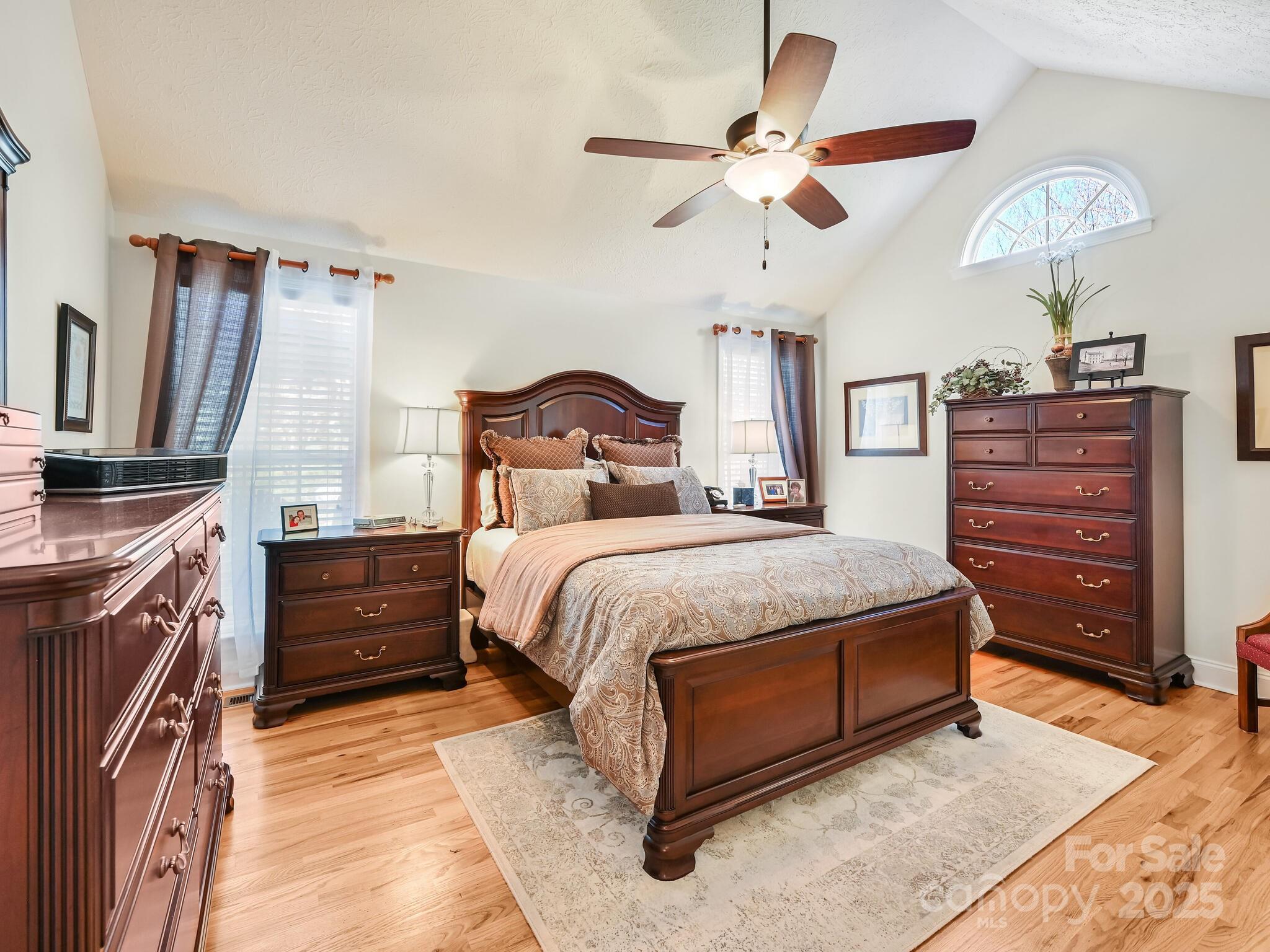 Old Applewood Hollow - Residential