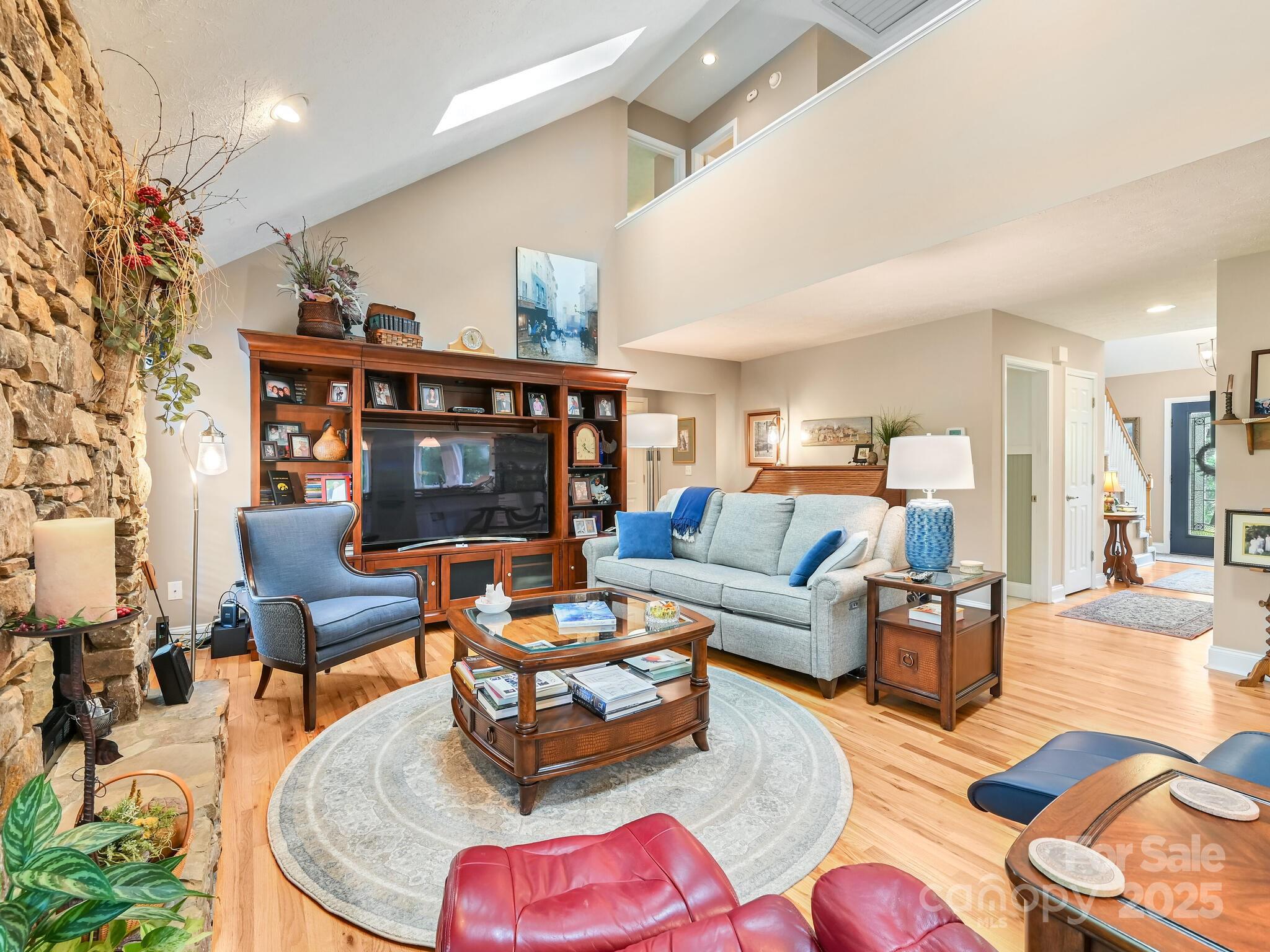 Old Applewood Hollow - Residential