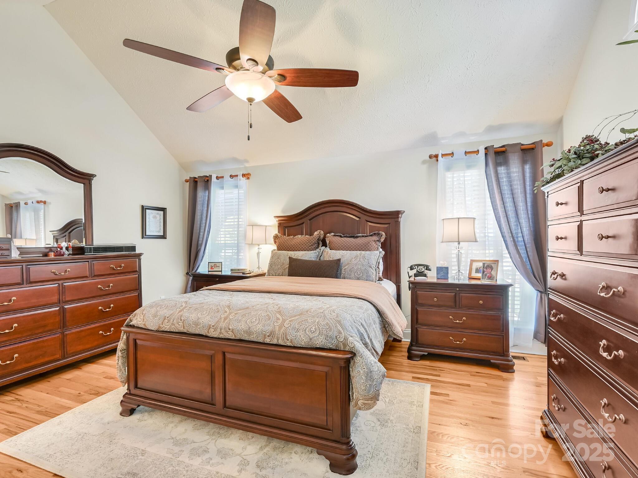 Old Applewood Hollow - Residential