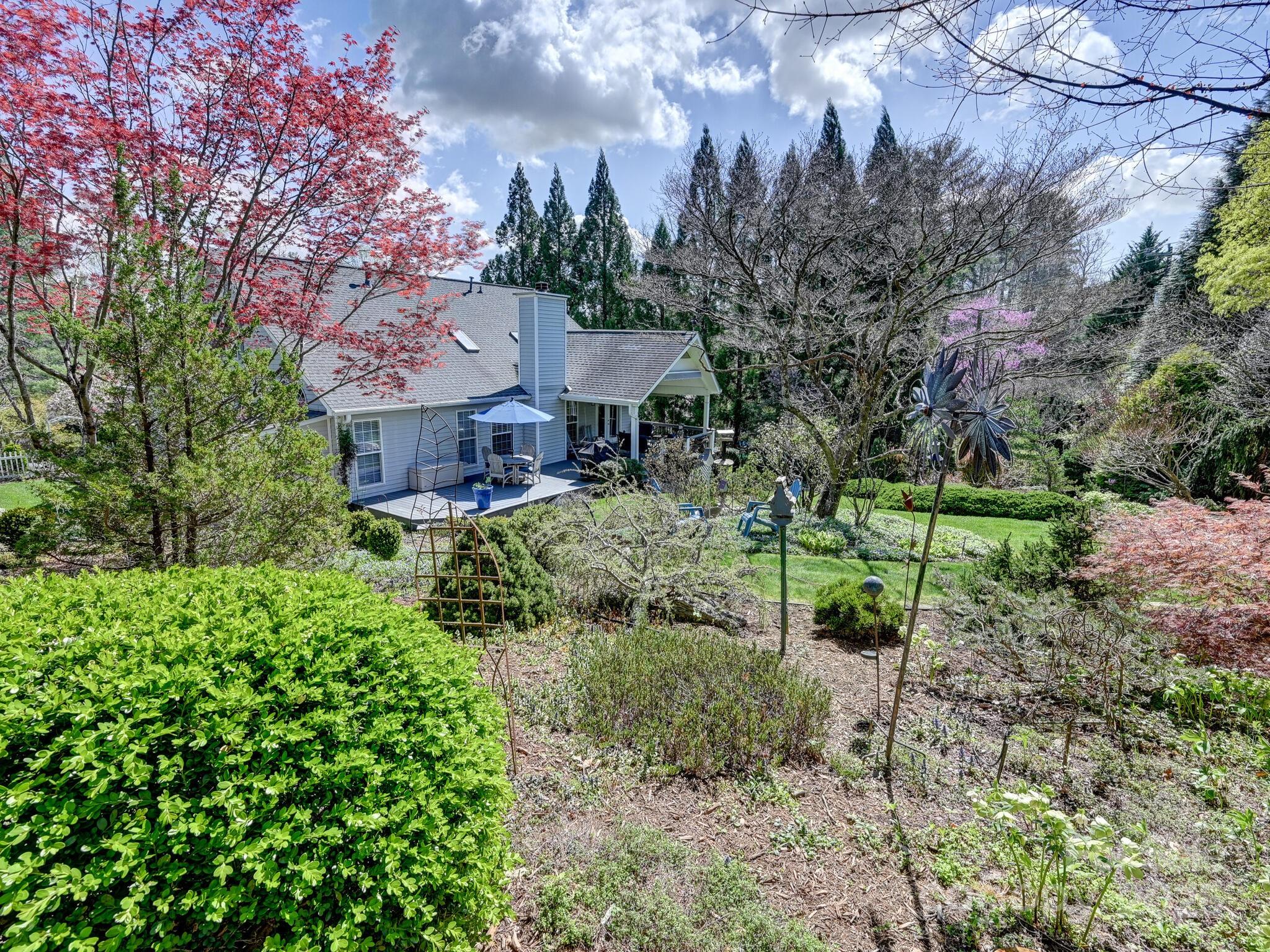 Old Applewood Hollow - Residential