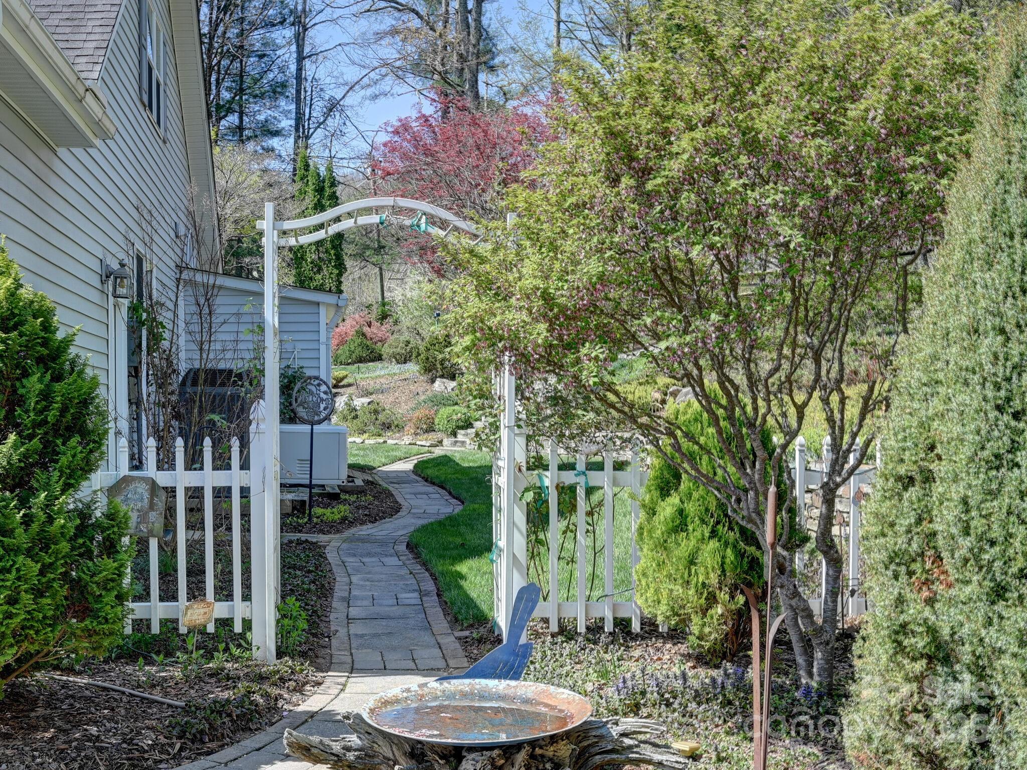 Old Applewood Hollow - Residential