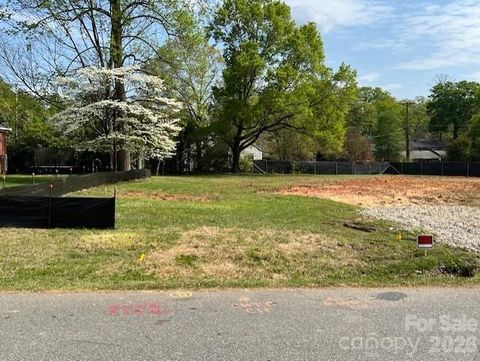 110 Heathwood Road Charlotte NC 28211