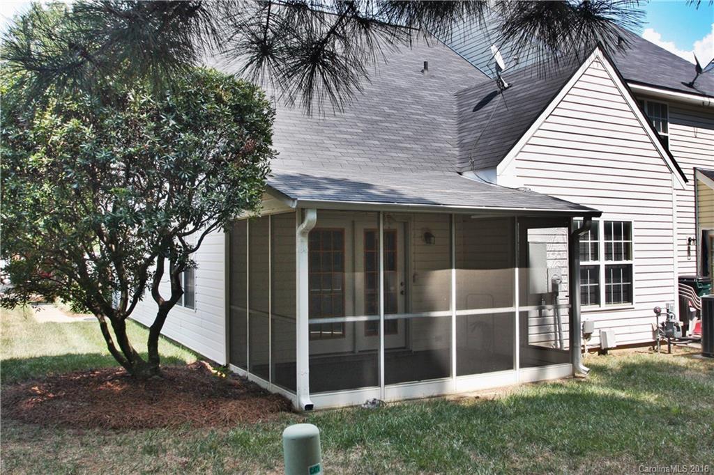 Elizabeth Townes - Residential Lease