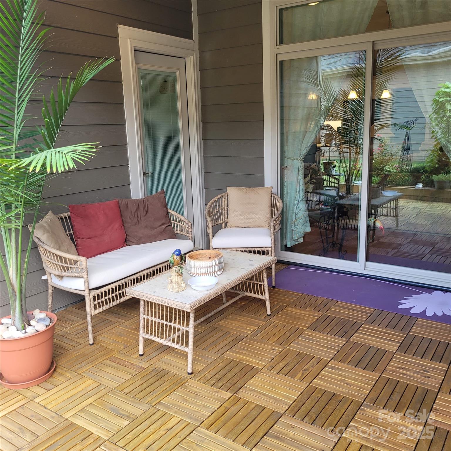 Hickory, North Carolina 28601, United States, 2 Bedrooms Bedrooms, ,2 BathroomsBathrooms,Residential,Active,168305