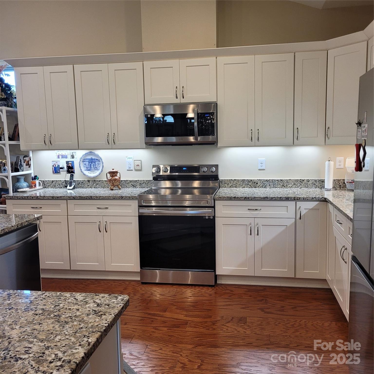 Hickory, North Carolina 28601, United States, 2 Bedrooms Bedrooms, ,2 BathroomsBathrooms,Residential,Active,168305