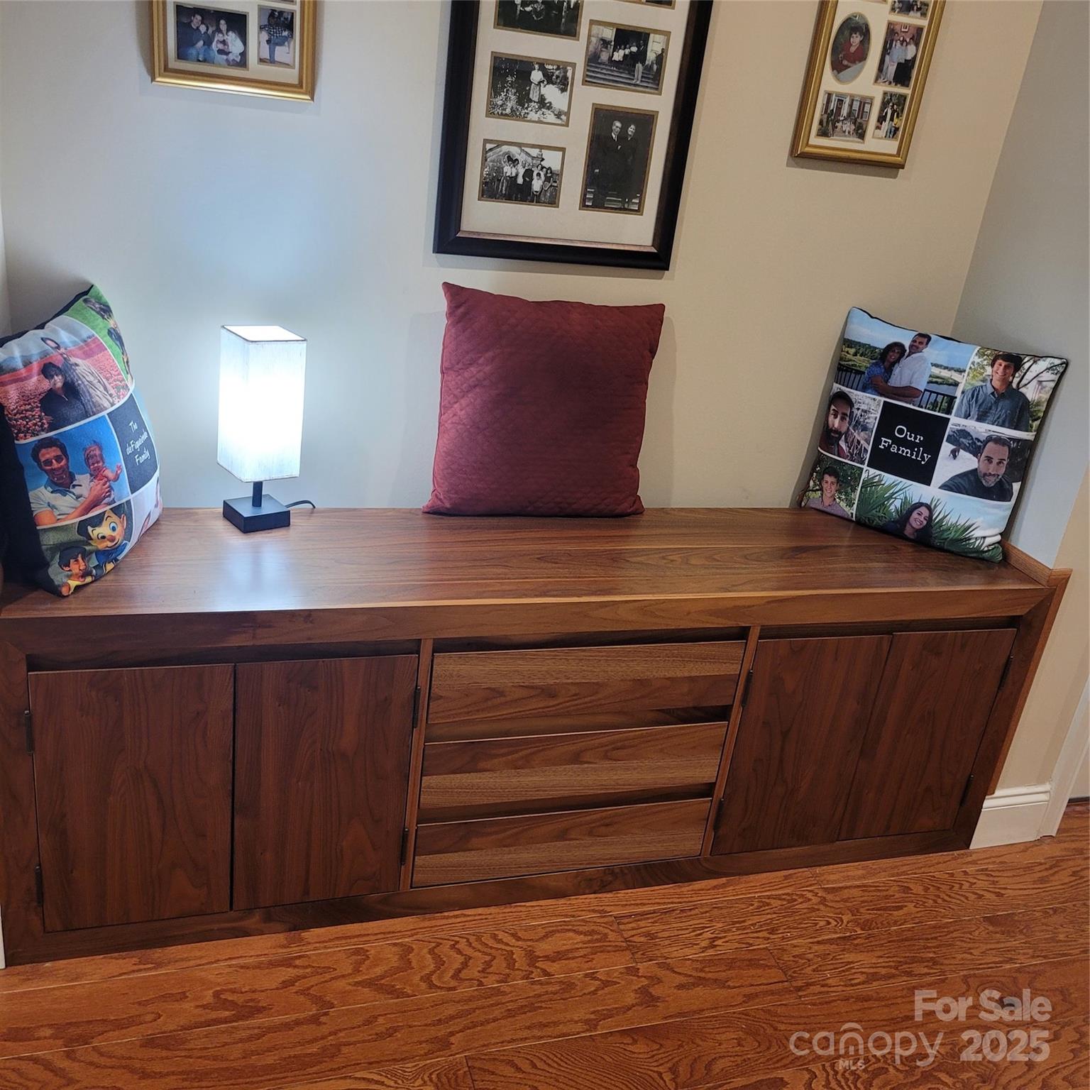 Hickory, North Carolina 28601, United States, 2 Bedrooms Bedrooms, ,2 BathroomsBathrooms,Residential,Active,168305