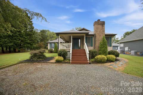 Photo of 20118 Rainbow Circle, Cornelius, NC 28031 (MLS # 4404305)