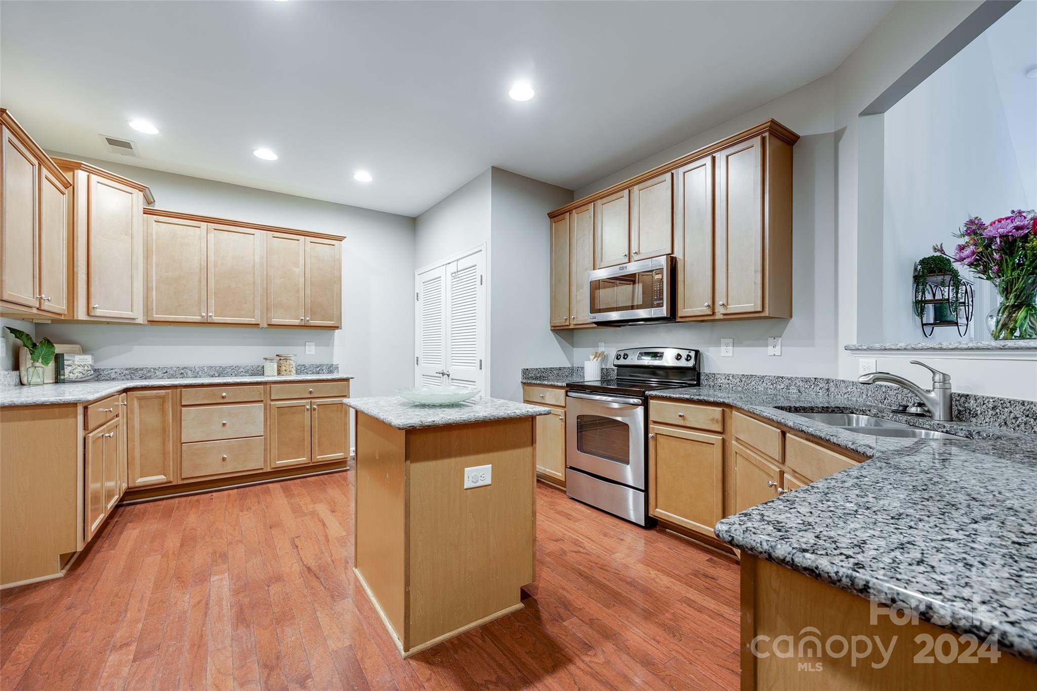 Lake Shore - Residential