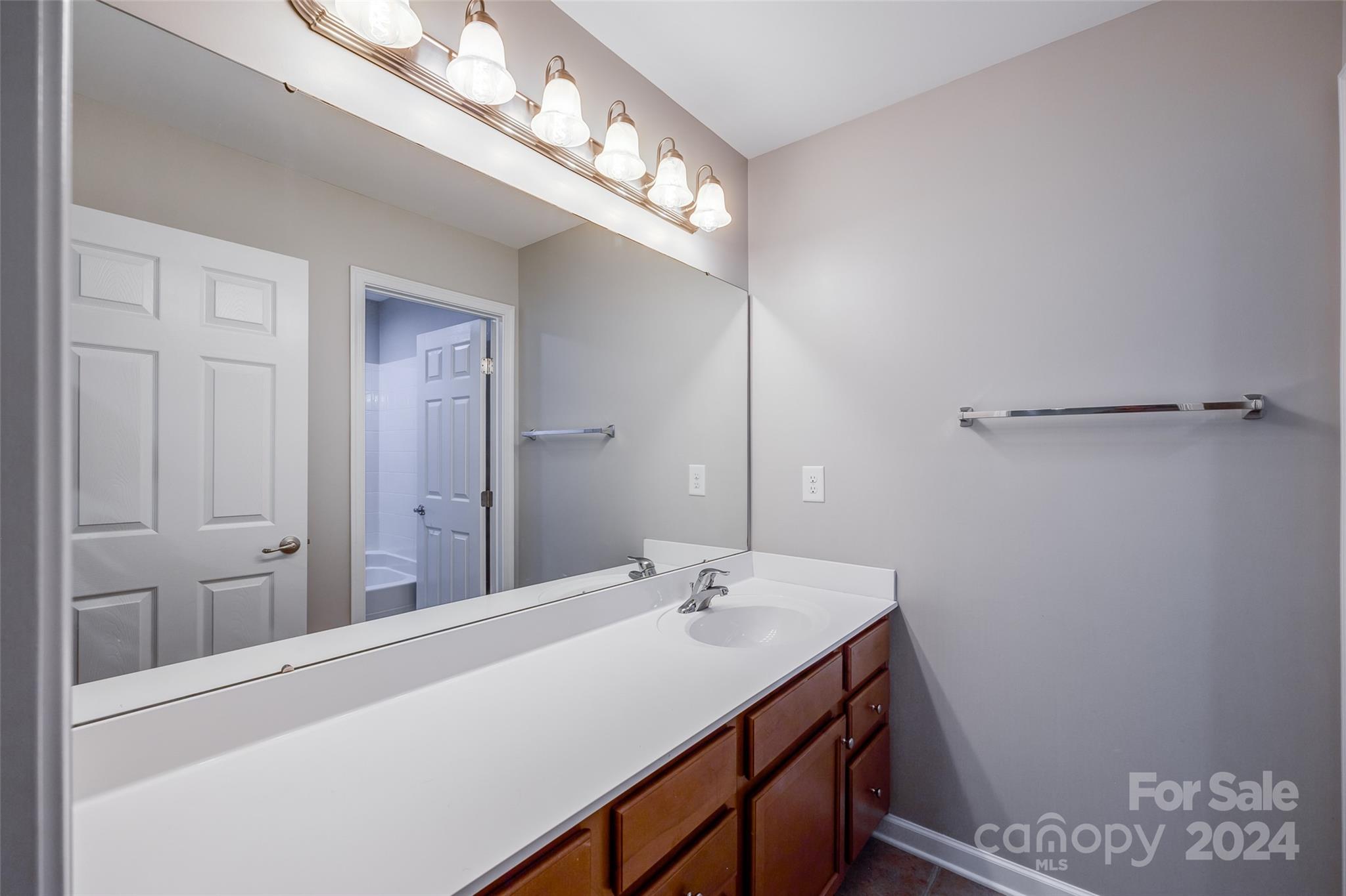 Lake Shore - Residential