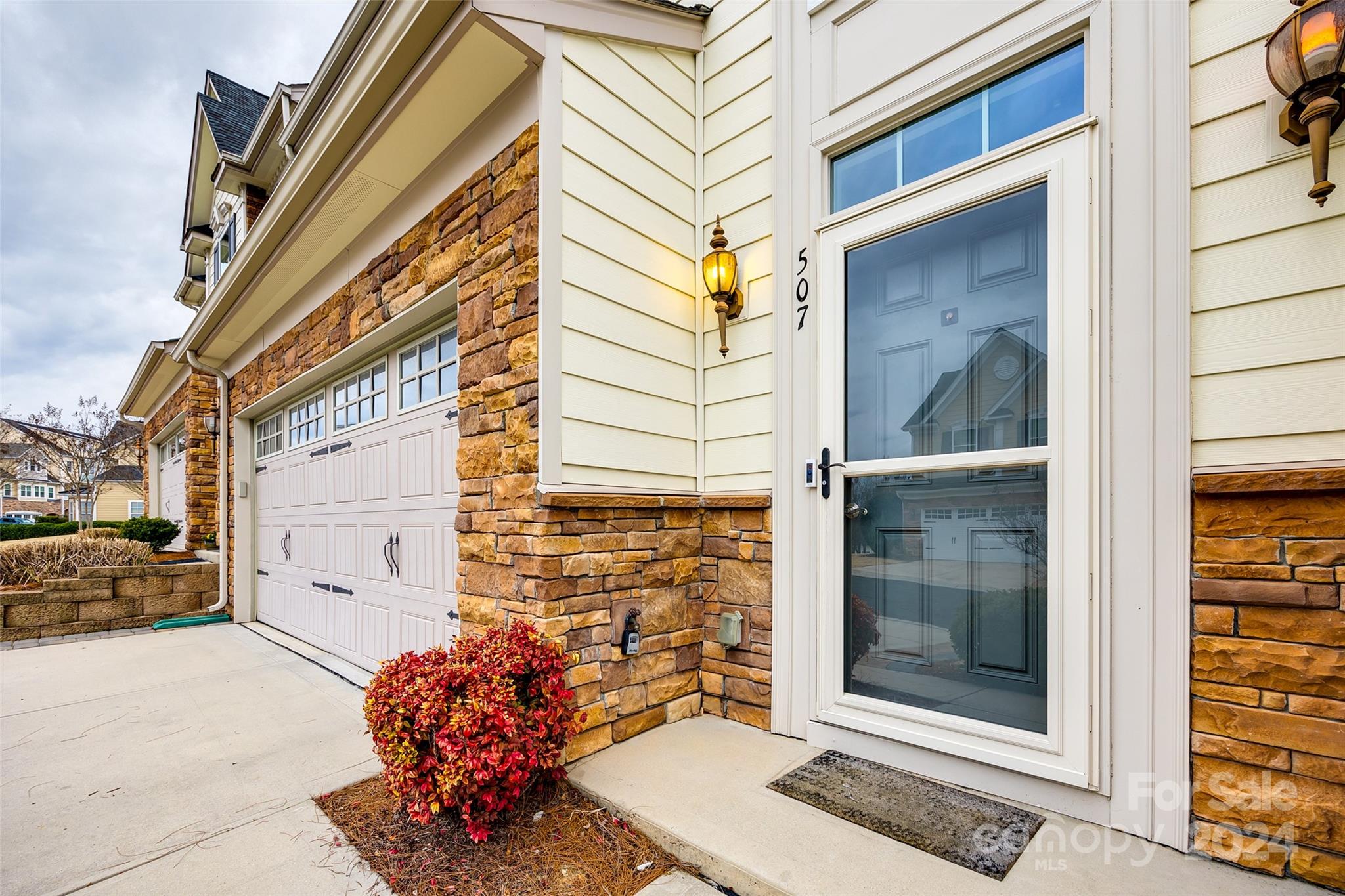 Lake Shore - Residential