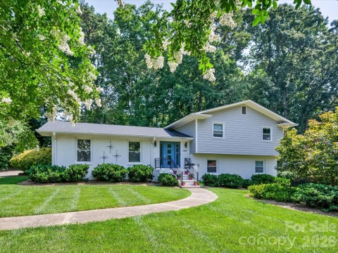 Photo of 6419 Morven Lane, Charlotte, NC 28270 (MLS # 4400448)