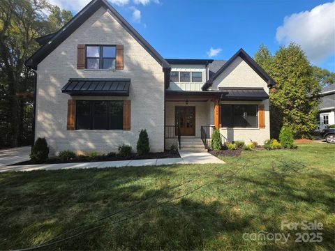 Photo of 2300 Fernbank Drive #38, Charlotte, NC 28226 (MLS # 4307099)
