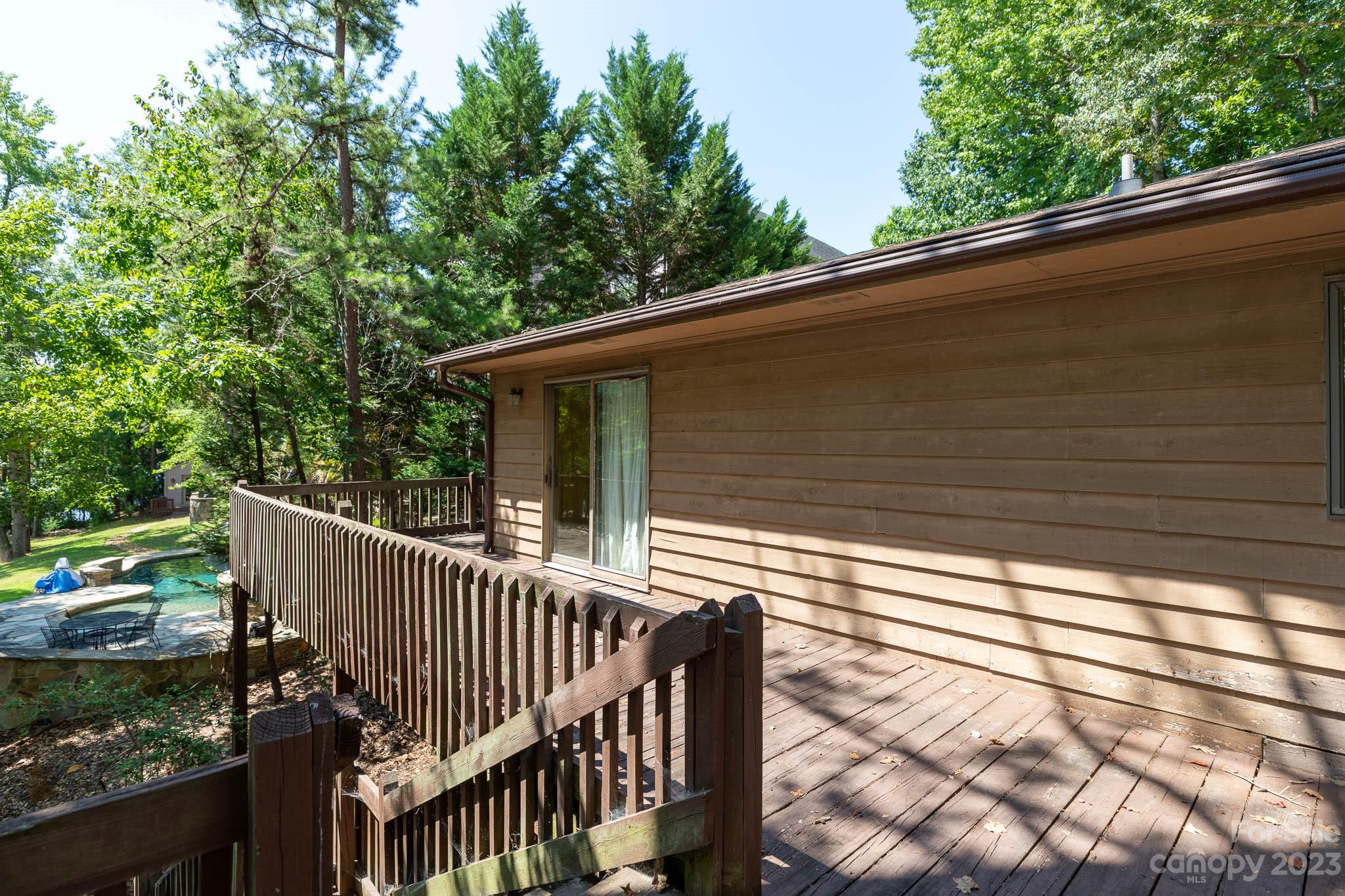 Tega Cay - Residential