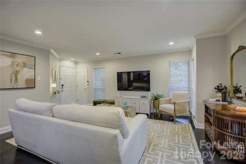 Photo of 2506 Cranbrook Lane, Charlotte, NC 28207 (MLS # 4407363)