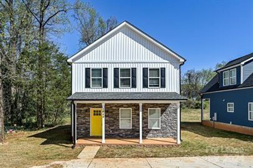 1648 W. Main Street, Rock Hill SC 29732

This stunning 3 bedroom, open concept home is located minutes from downtown Rock Hill! Be the first to live in this new construction home and enjoy its many modern upgrades! 

This home features: 

*An open living space and kitchen, providing a great space to spend time with loved ones! 
*Spacious white kitchen cabinets with plenty of room for storage
*All new stainless-steel appliances provided 
*Kitchen island providing extra space 
*Owner's suite with private bathroom featuring a double-sink vanity
*Modern light fixtures throughout 
*Plenty of parking space 
*Washer/Dryer Connections 

With its many great features and convenient location, this property is sure to go fast!
