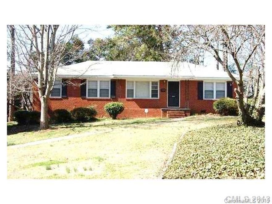 All brick ranch home minutes from downtown and walking distance to the Wal-Mart. 3 bedrooms and 1 full bath. Hardwood floors, breakfast area off kitchen, living room, enclosed porch that overlooks a wooded fenced yard. 1 car carport. Pets are conditional and must be approved by CRI.