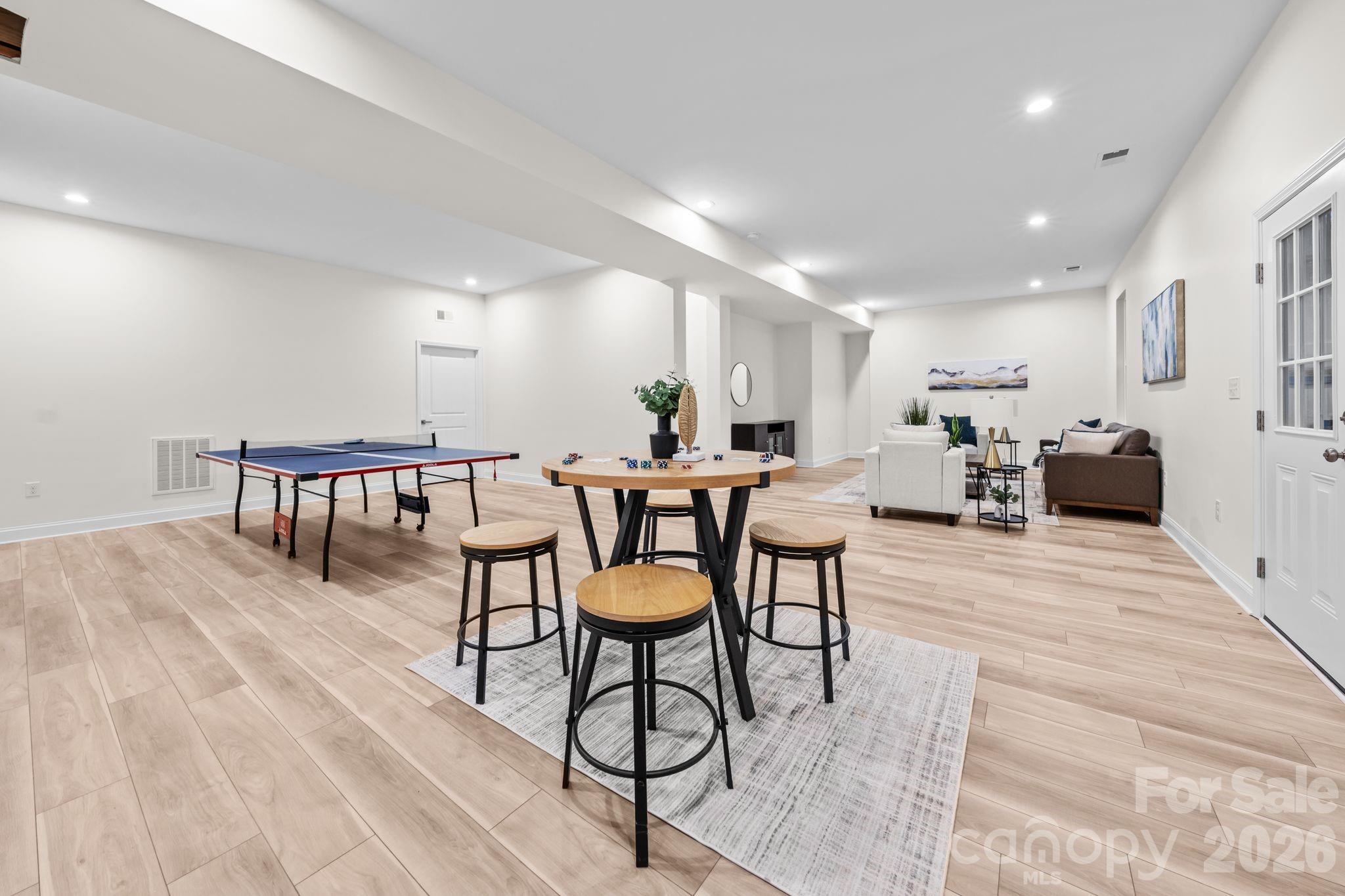 English Hills - Residential