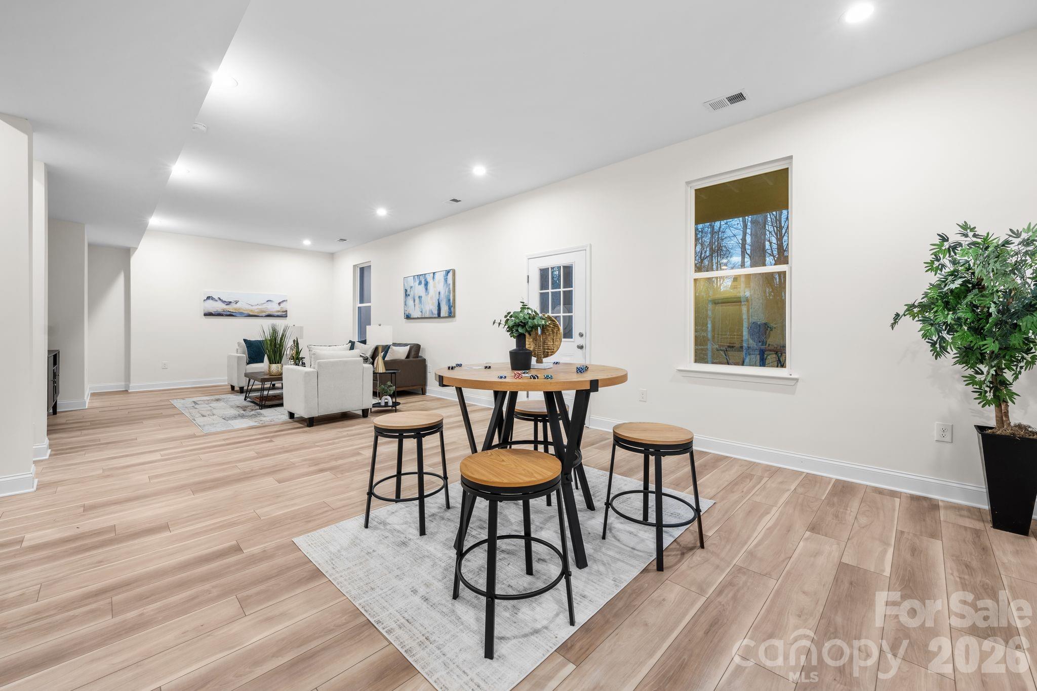 English Hills - Residential