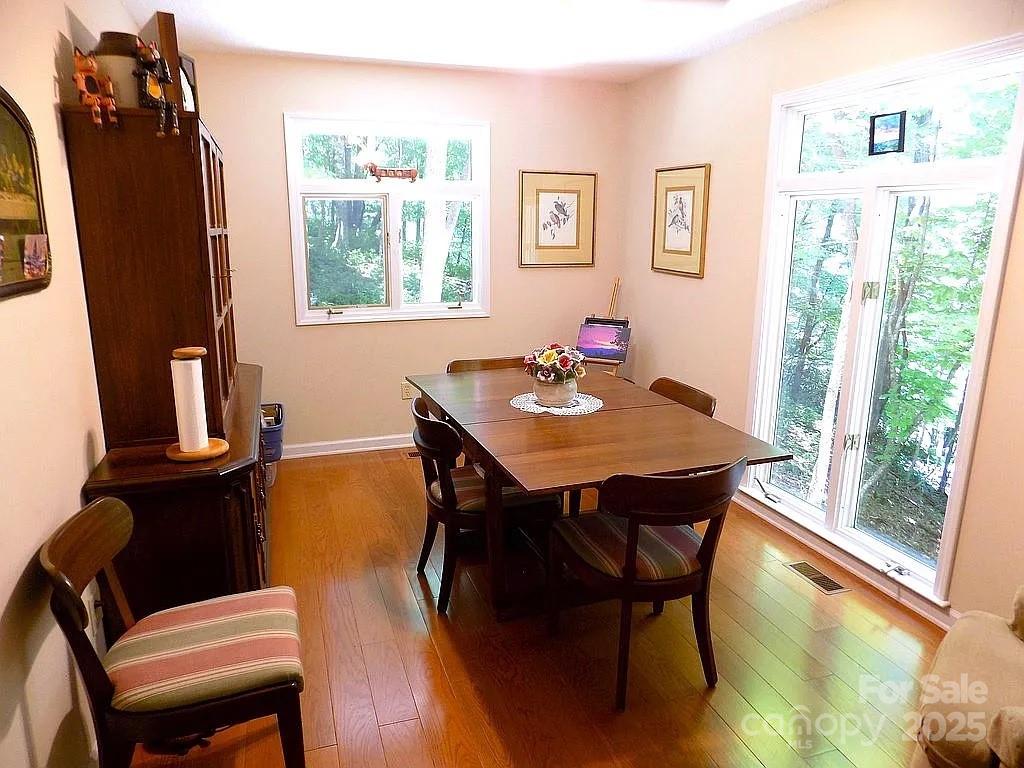 4122 Connestee Trail